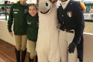 16 tony e bambine.jpg